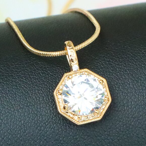 "Gold-Plated White Pendant Necklace with Sparkling Center Stone, XPPT1393 - Picture 1 of 13